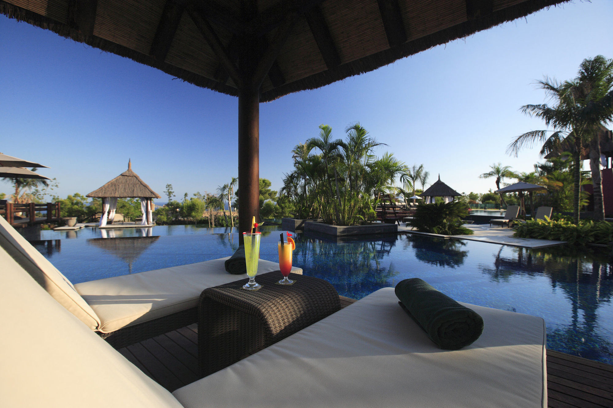 Asia Gardens Hotel & Thai Spa, A Royal Hideaway Hotel Finestrat Facilities photo The pool at the resort