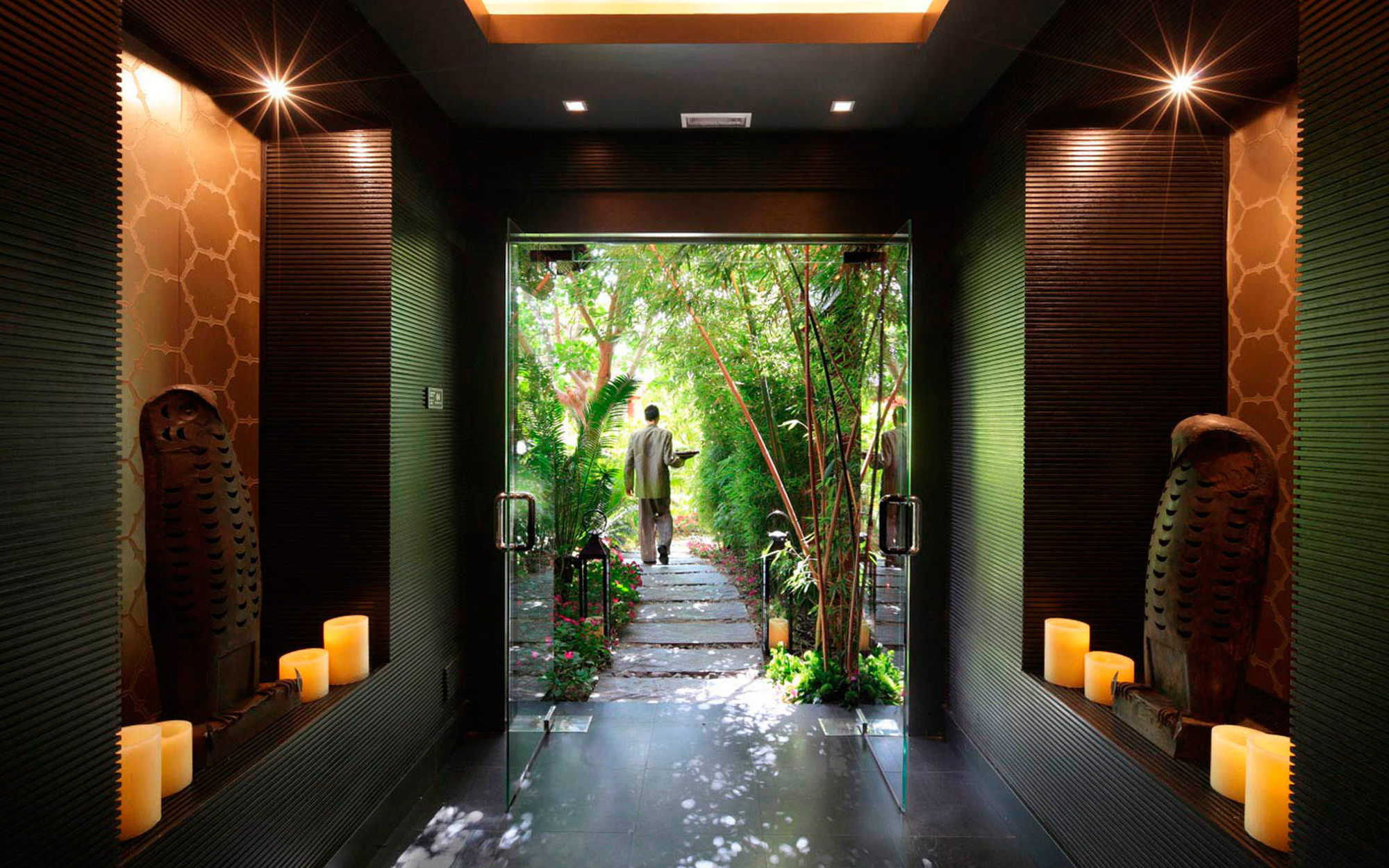 Asia Gardens Hotel & Thai Spa, A Royal Hideaway Hotel Finestrat Restaurant photo Entrance to the spa at The Ivy at Veranda