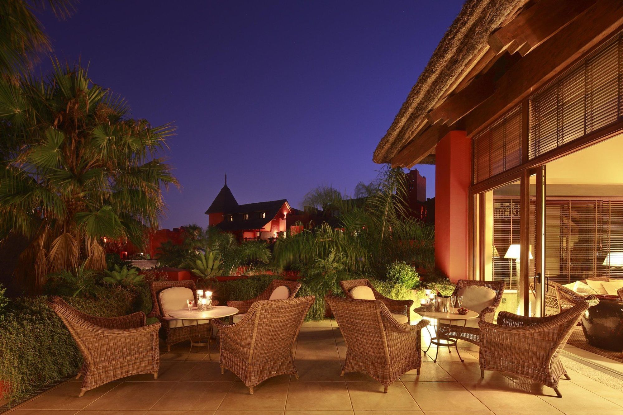 Asia Gardens Hotel & Thai Spa, A Royal Hideaway Hotel Finestrat Restaurant photo The Terrace at the Mandarin Oriental, Munich