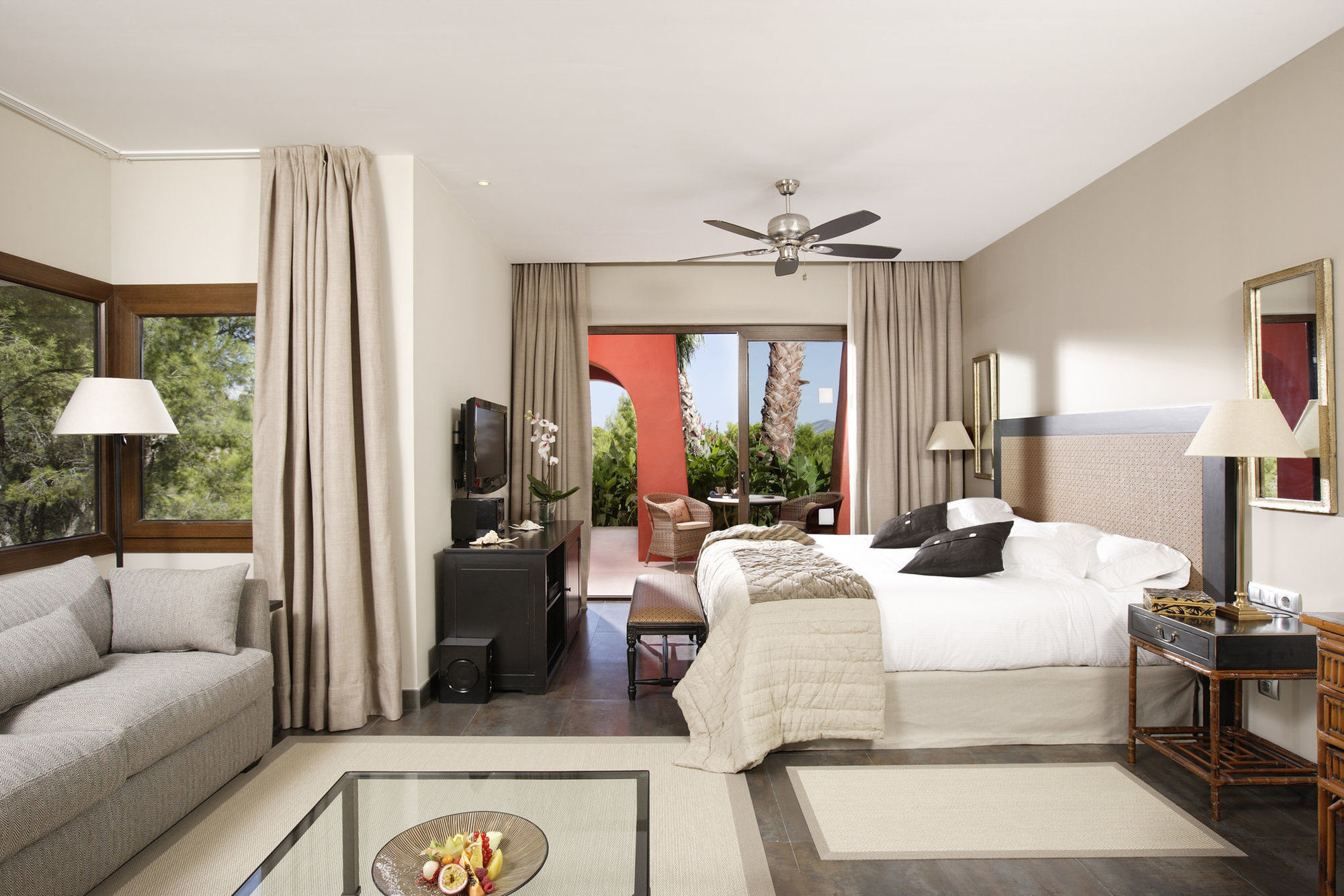 Asia Gardens Hotel & Thai Spa, A Royal Hideaway Hotel Finestrat Room photo A room at the hotel