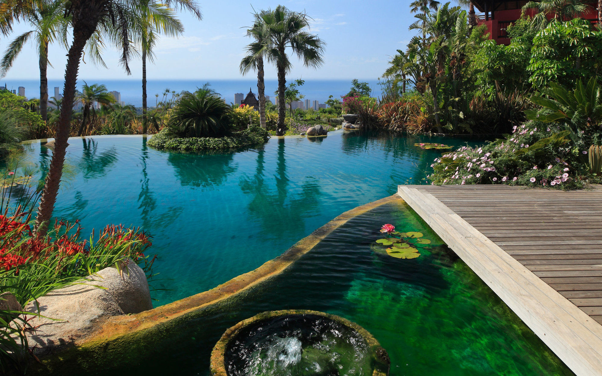 Asia Gardens Hotel & Thai Spa, A Royal Hideaway Hotel Finestrat Exterior photo The pool at the Four Seasons Hotel