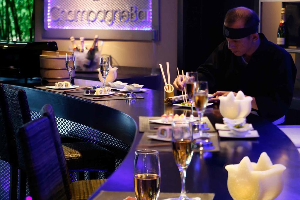 Asia Gardens Hotel & Thai Spa, A Royal Hideaway Hotel Finestrat Exterior photo A sushi bar in Paris