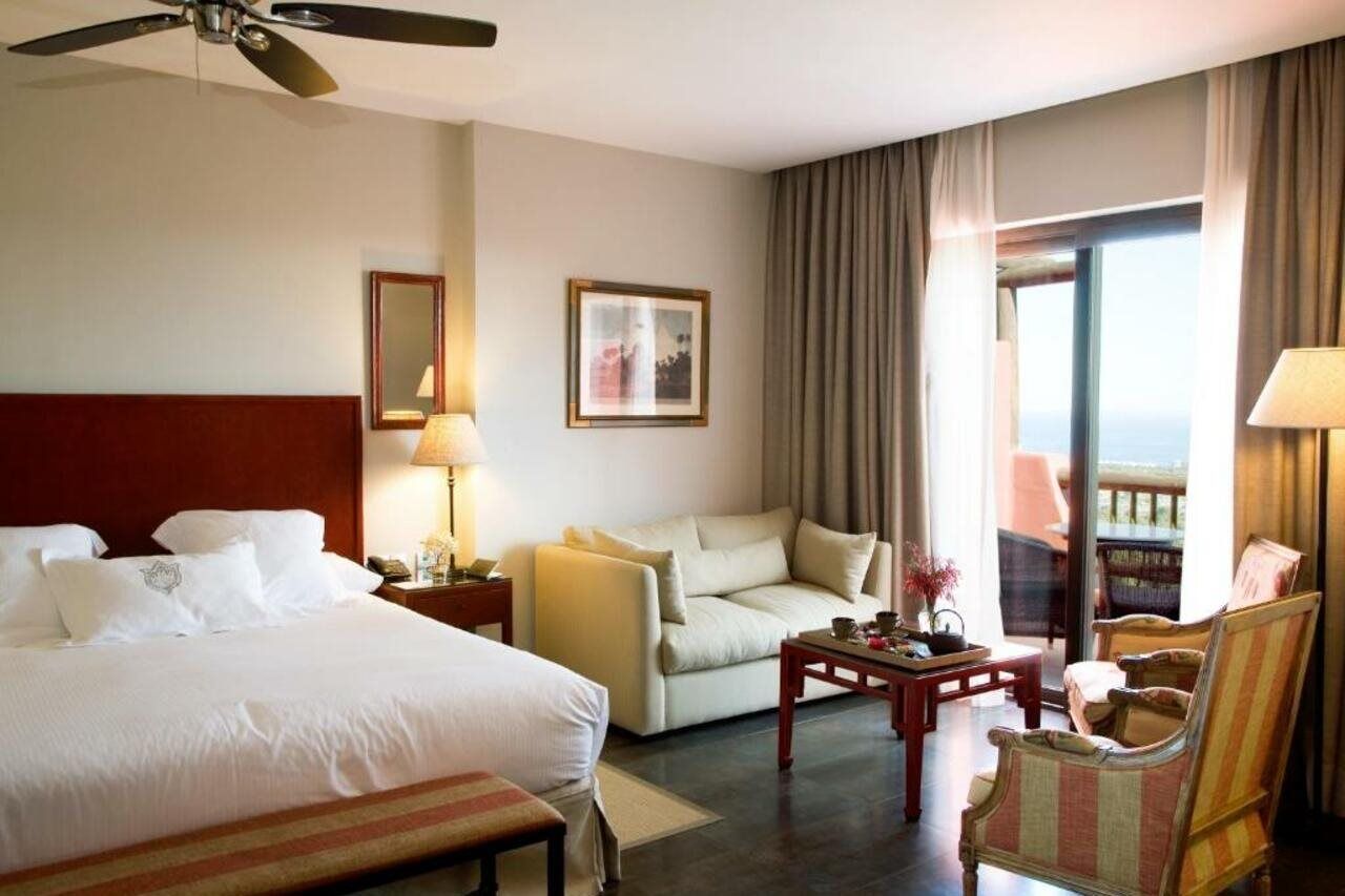Asia Gardens Hotel & Thai Spa, A Royal Hideaway Hotel Finestrat Exterior photo A room at the Four Seasons Hotel